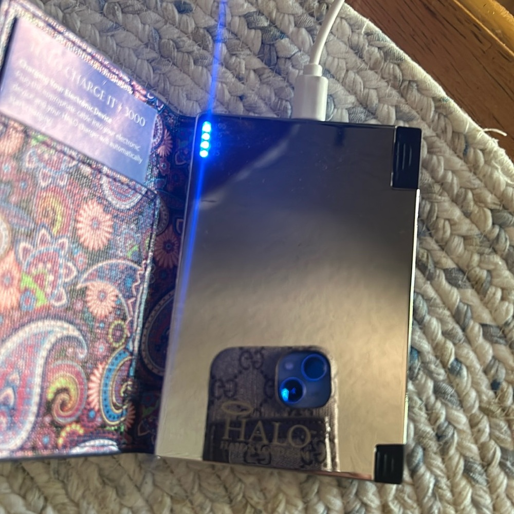 NWT HALO Pocket Charger